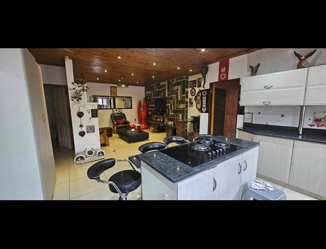 2 BEDROOM HOUSE FOR SALE IN CRAIGIEBURN